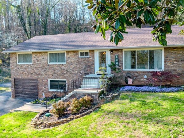 402 Bluff Rd, Kingston, TN 37763