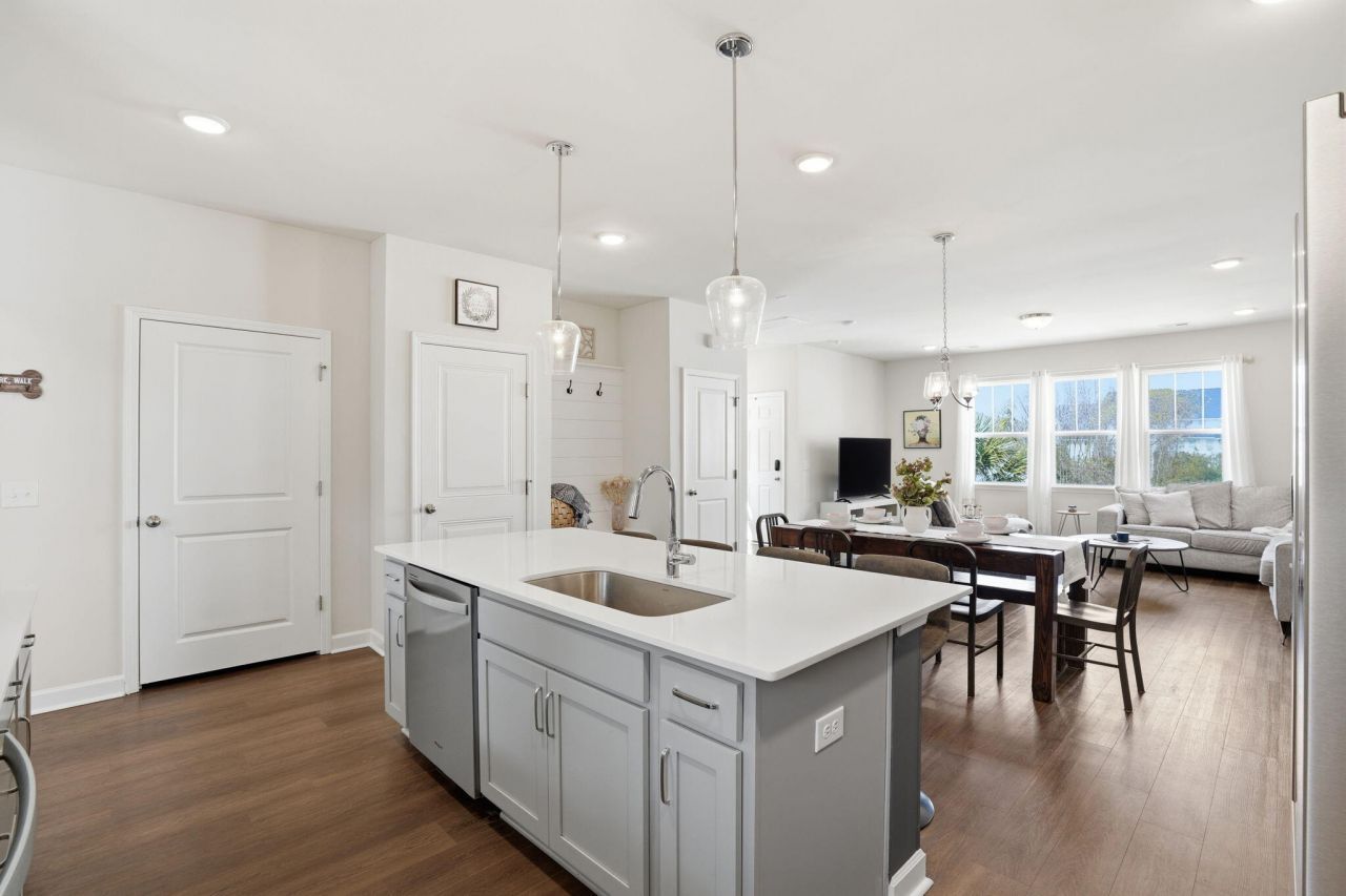 139 Winding River Drive Photo 13