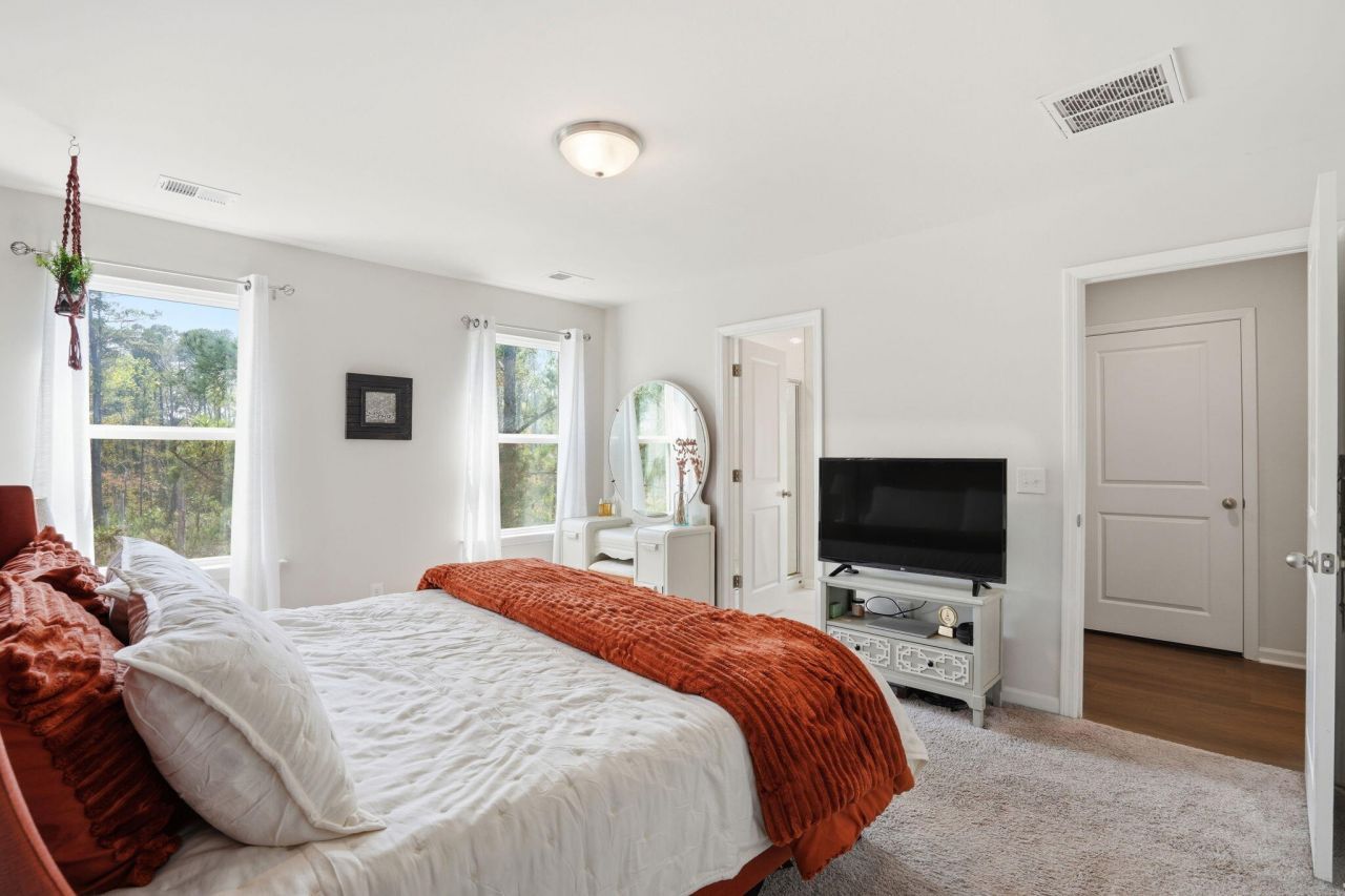 139 Winding River Drive Photo 15