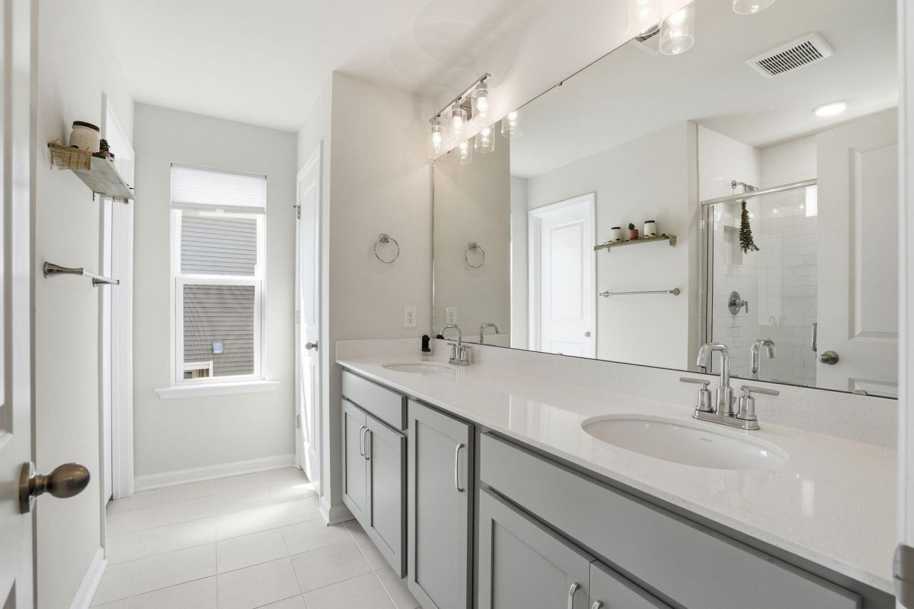 139 Winding River Drive Photo 16