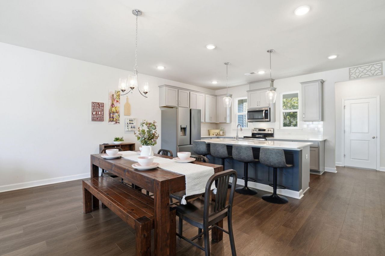 139 Winding River Drive Photo 4