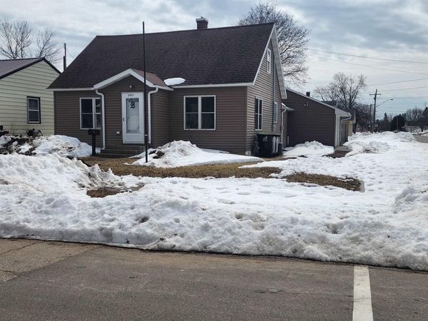 2421 15TH AVENUE, Menominee, MI 49858