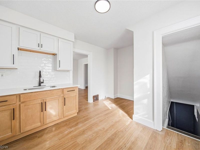 8614 Bancroft Avenue , Cleveland, OH 44105 Photo 15