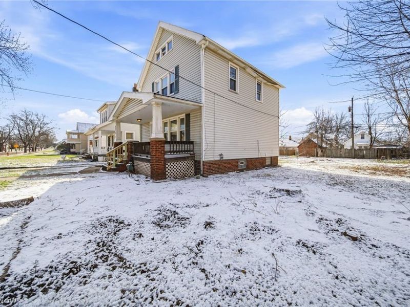 8614 Bancroft Avenue , Cleveland, OH 44105 Photo 3