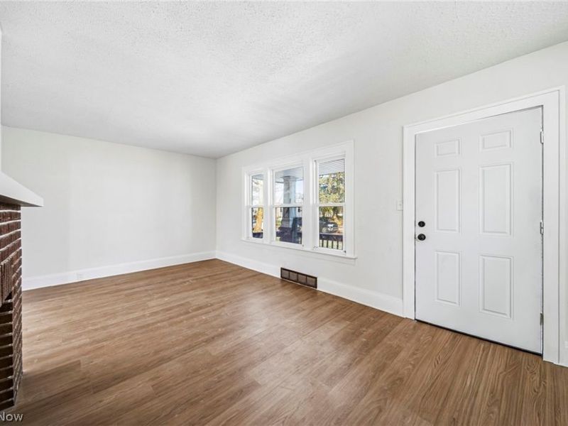 8614 Bancroft Avenue , Cleveland, OH 44105 Photo 6