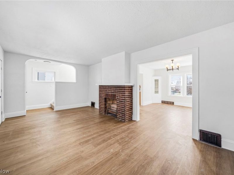 8614 Bancroft Avenue , Cleveland, OH 44105 Photo 8