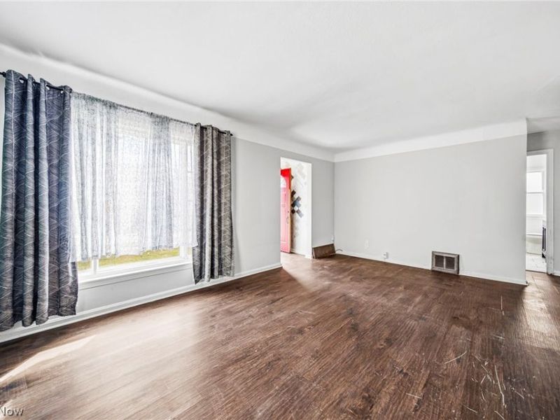 406 E 274th Street, Euclid, OH 44132 Photo 12