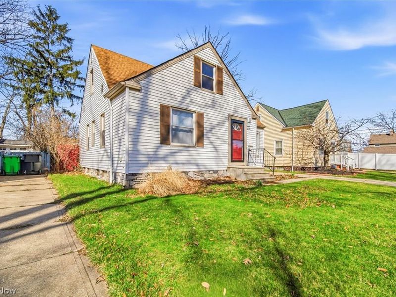 406 E 274th Street, Euclid, OH 44132 Photo 2