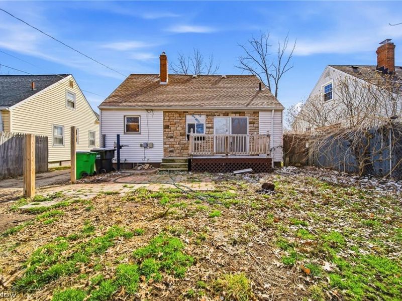 406 E 274th Street, Euclid, OH 44132 Photo 4