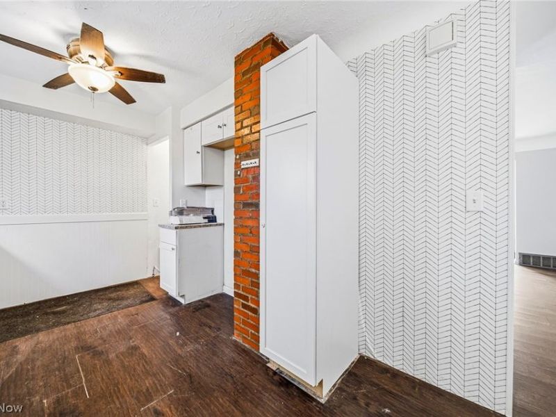 406 E 274th Street, Euclid, OH 44132 Photo 7