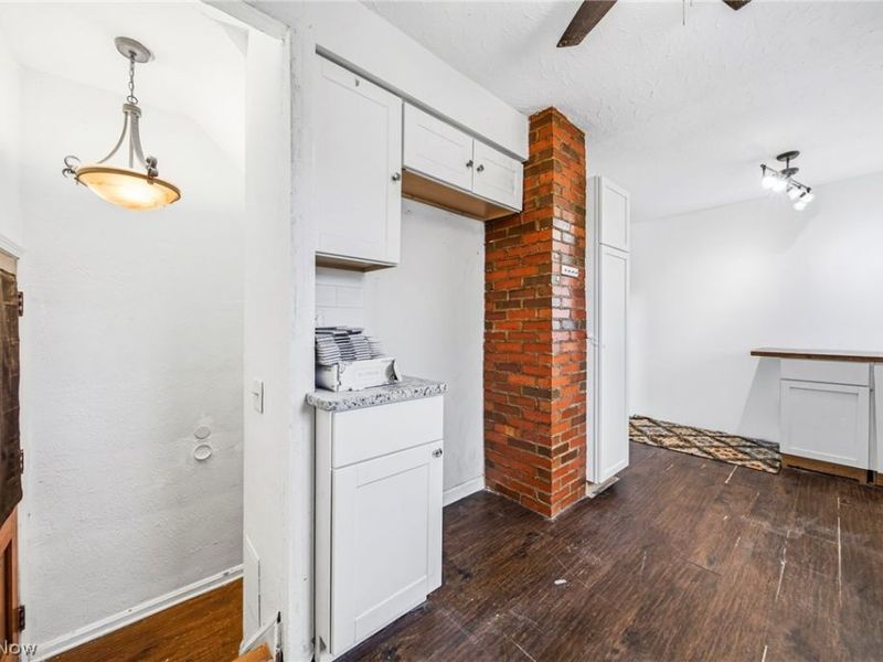 406 E 274th Street, Euclid, OH 44132 Photo 8