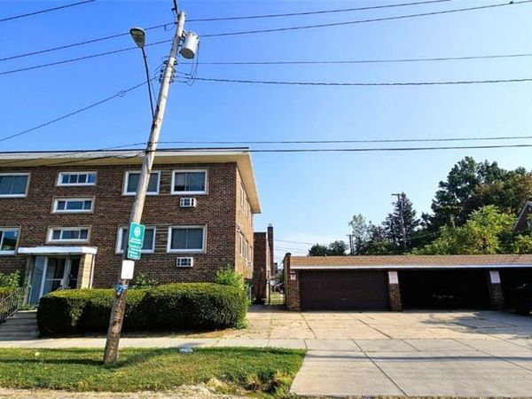 17802 Lake Shore Boulevard, Unit 2, Cleveland, OH 44119