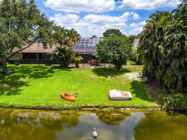 1369 Riverside Circle, Wellington, FL 33414