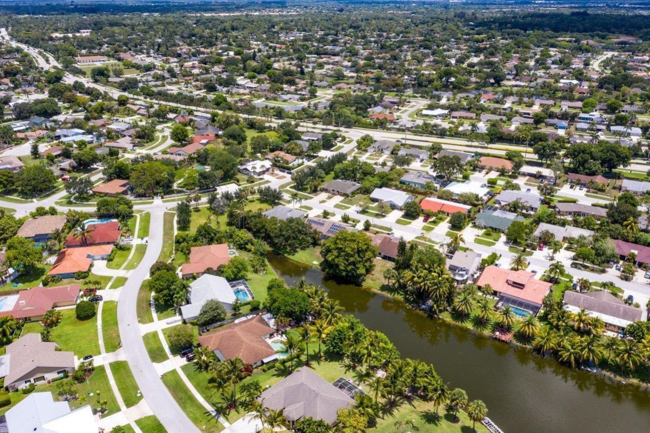 1369 Riverside Circle, Wellington, FL 33414 Photo