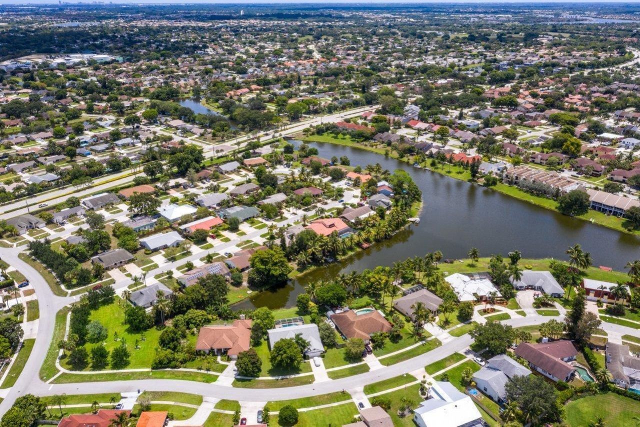 1369 Riverside Circle, Wellington, FL 33414 Photo