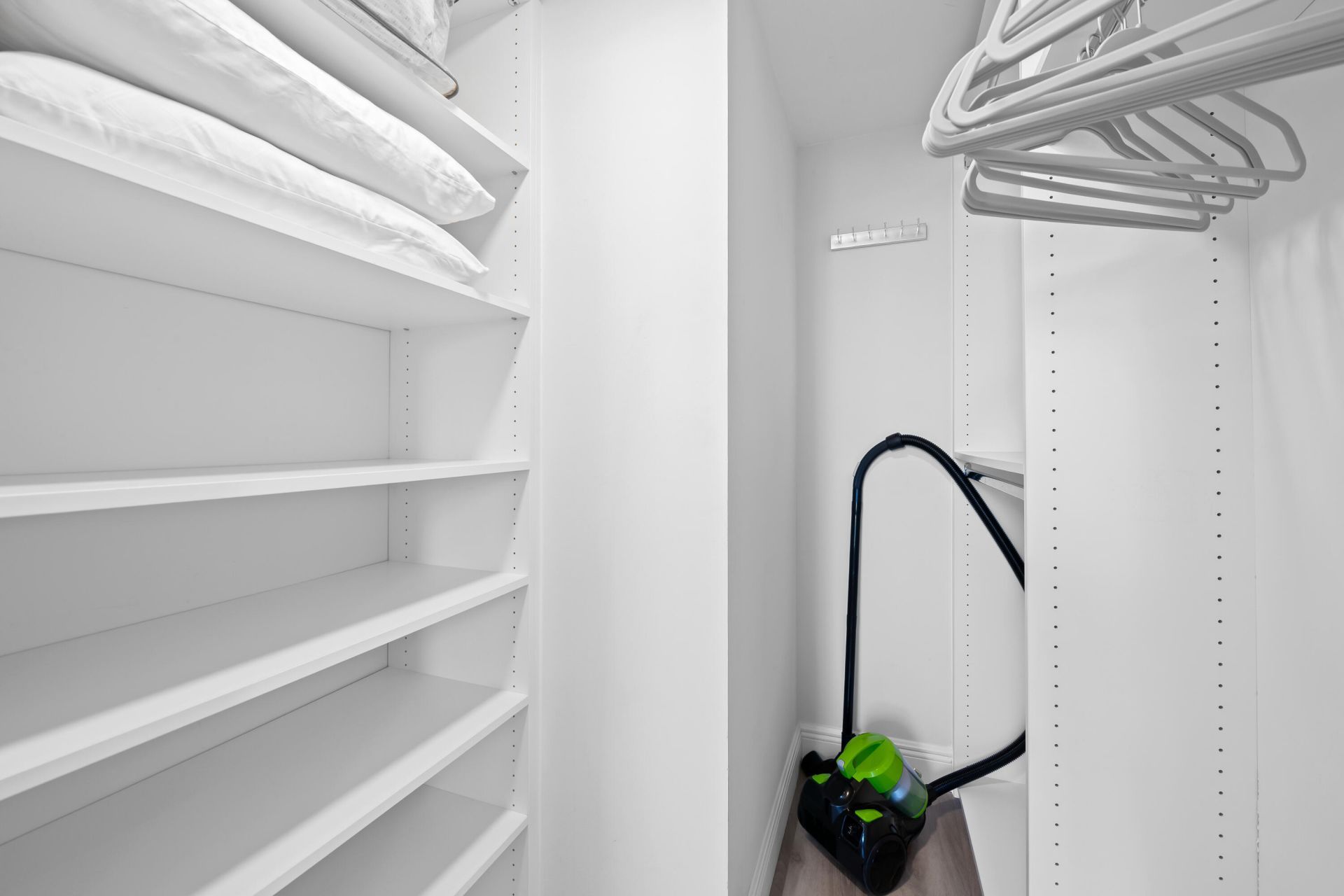 720 S Sapodilla Avenue S, Unit 502, West Palm Beach, FL 33401 Photo