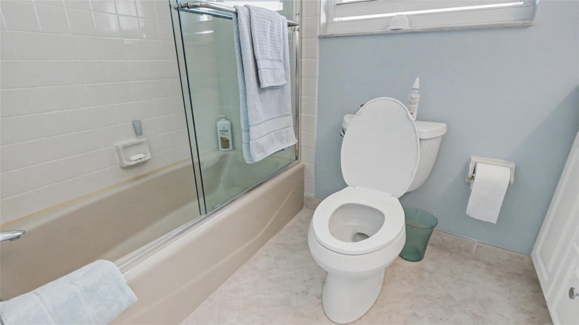 625 Oaks Drive, Unit 808, Pompano Beach, FL 33069 Photo