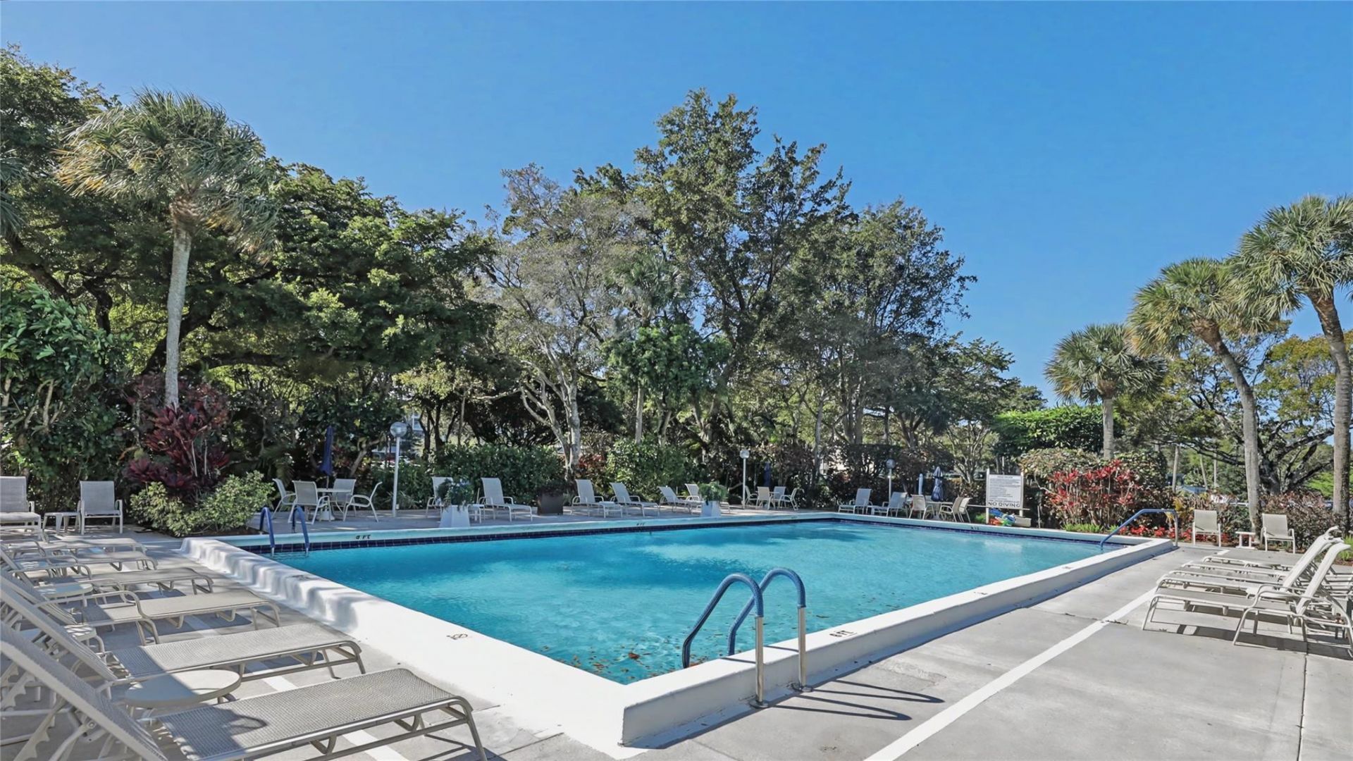 625 Oaks Drive, Unit 808, Pompano Beach, FL 33069 Photo