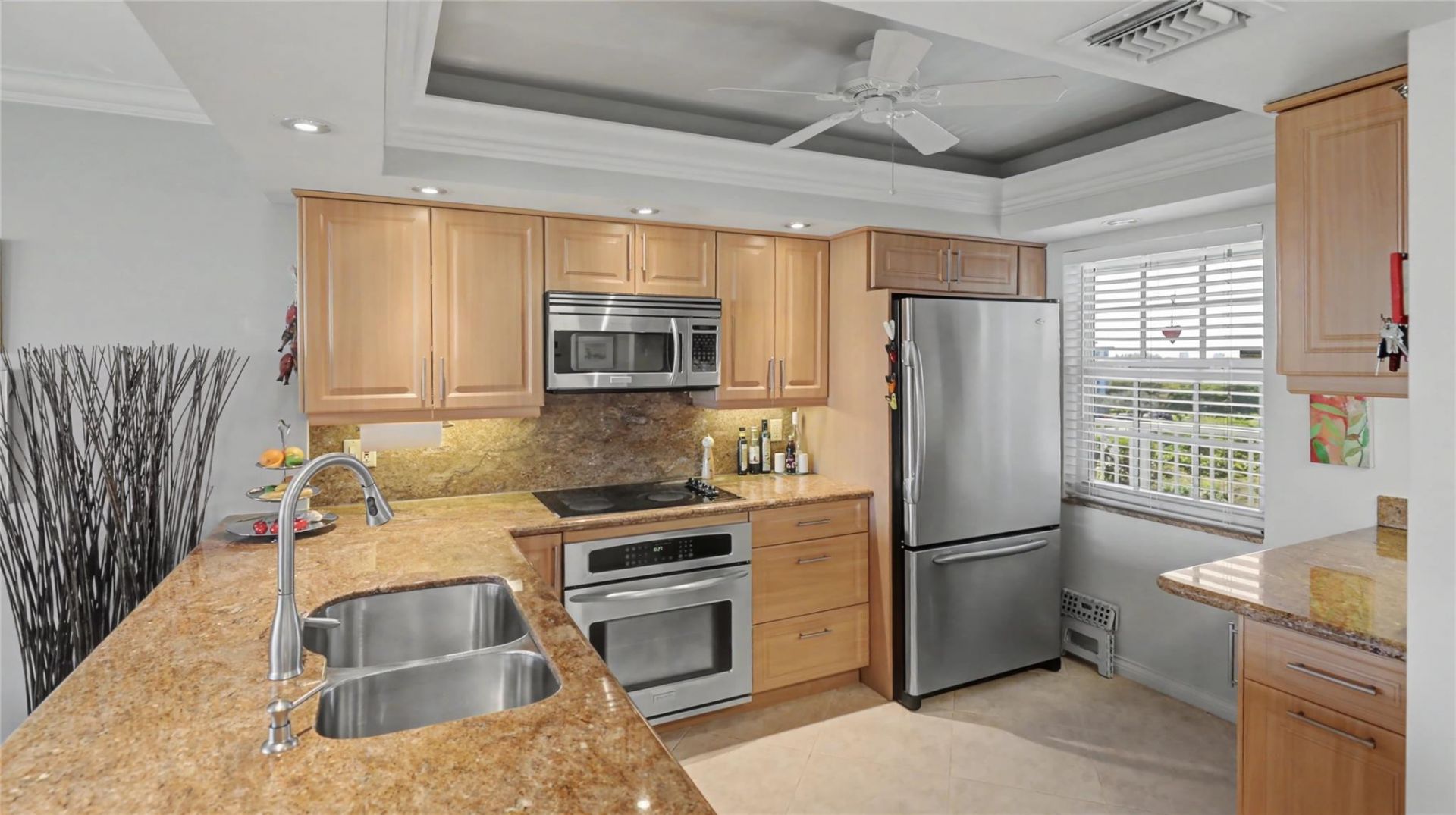 625 Oaks Drive, Unit 808, Pompano Beach, FL 33069 Photo