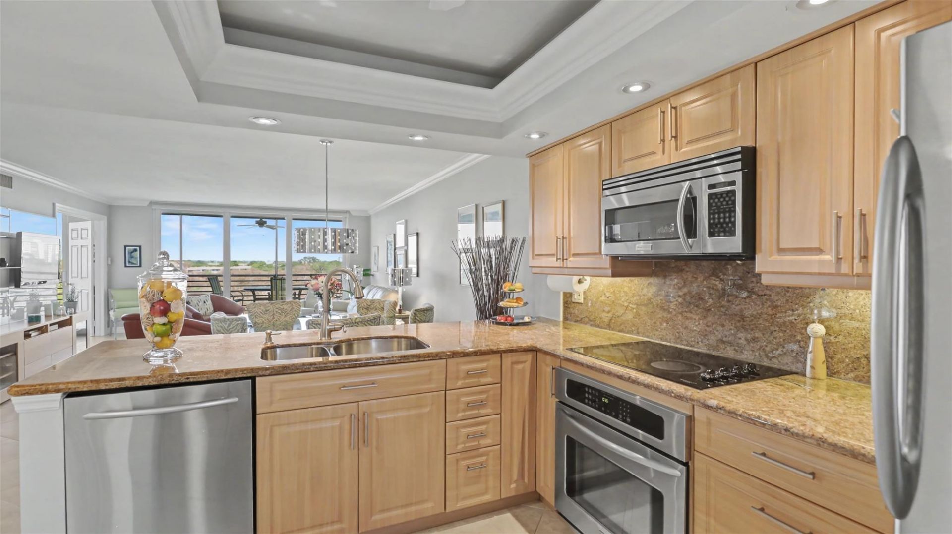 625 Oaks Drive, Unit 808, Pompano Beach, FL 33069 Photo