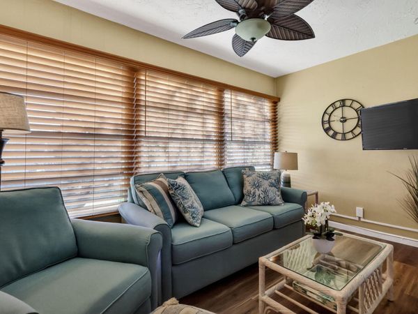 9 Willowbrook Lane, Unit 202, Delray Beach, FL 33446