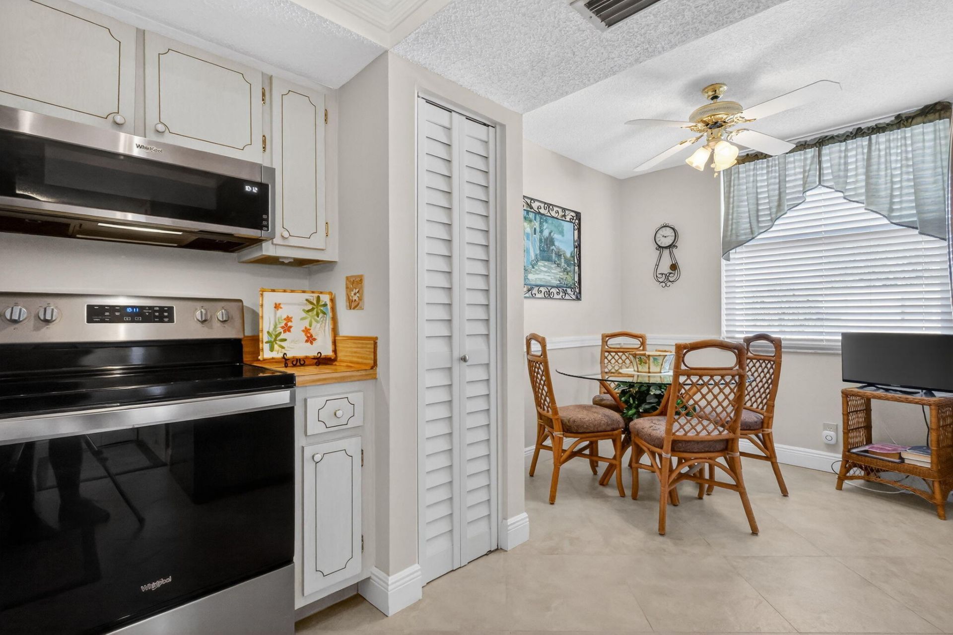 9 Willowbrook Lane, Unit 202, Delray Beach, FL 33446 Photo