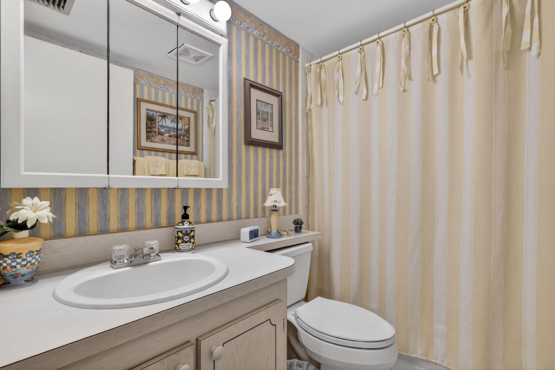 9 Willowbrook Lane, Unit 202, Delray Beach, FL 33446 Photo