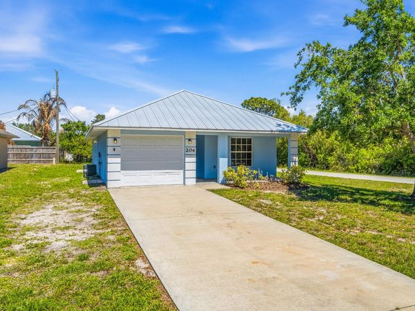 204 SW 14th St Street SW, Unit 1, Vero Beach, FL 32962