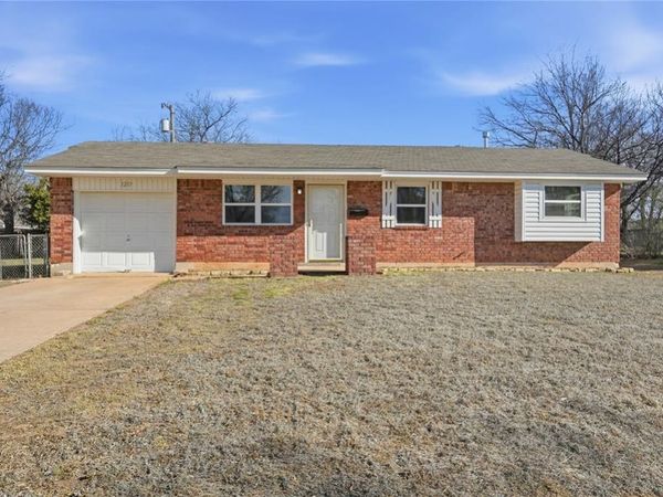 1217 Charleston Court, Norman, OK 73071