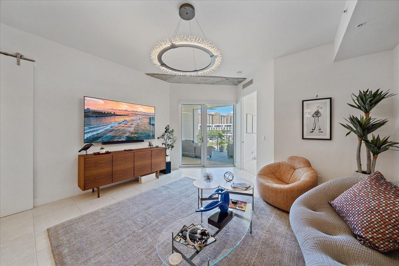 332 Cocoanut Avenue, Unit 406, Sarasota, FL 34236 Photo