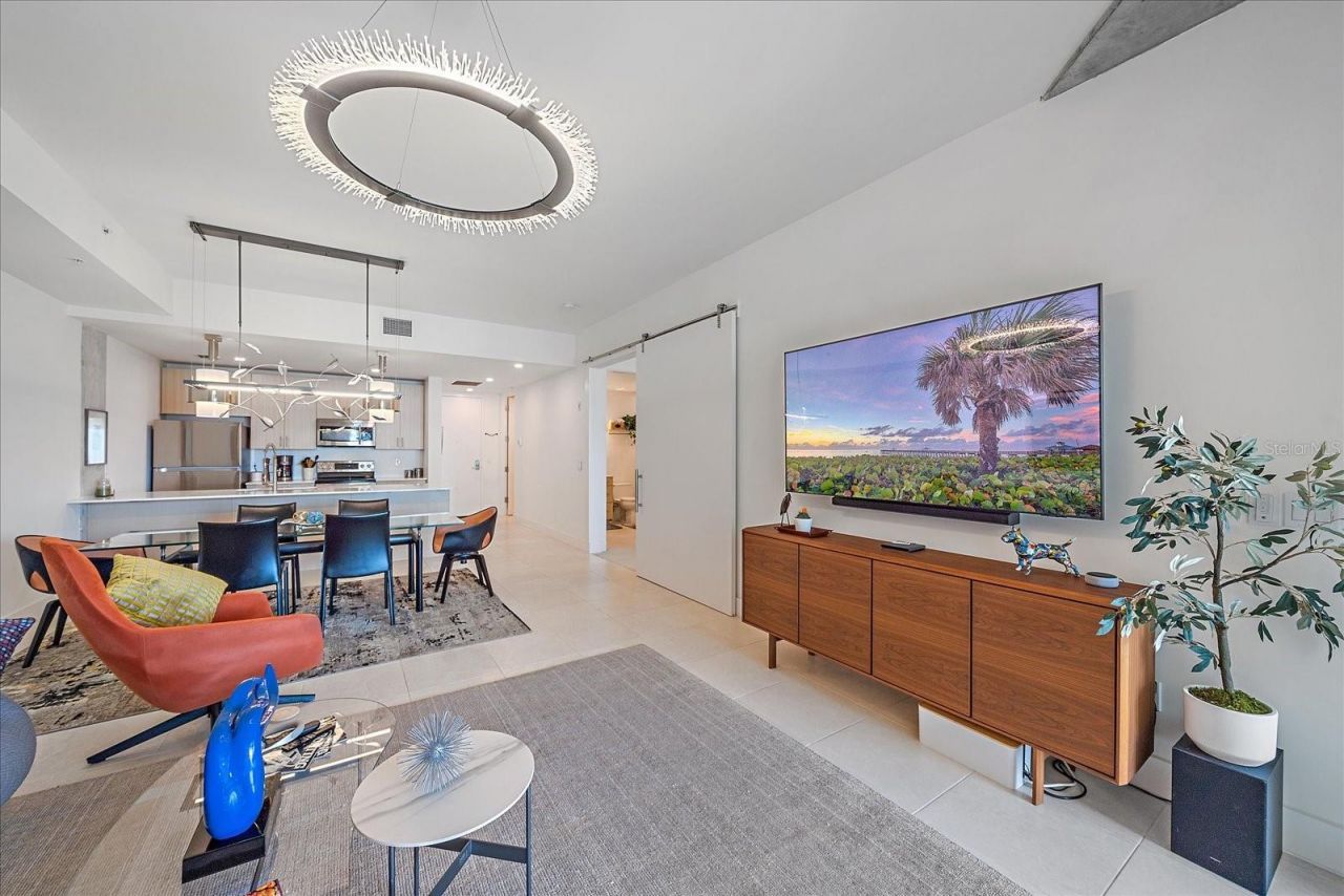 332 Cocoanut Avenue, Unit 406, Sarasota, FL 34236 Photo