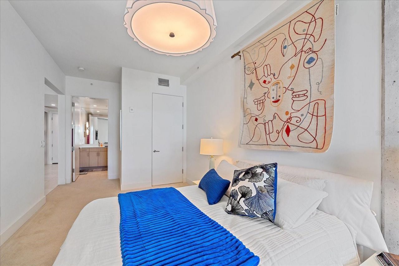 332 Cocoanut Avenue, Unit 406, Sarasota, FL 34236 Photo