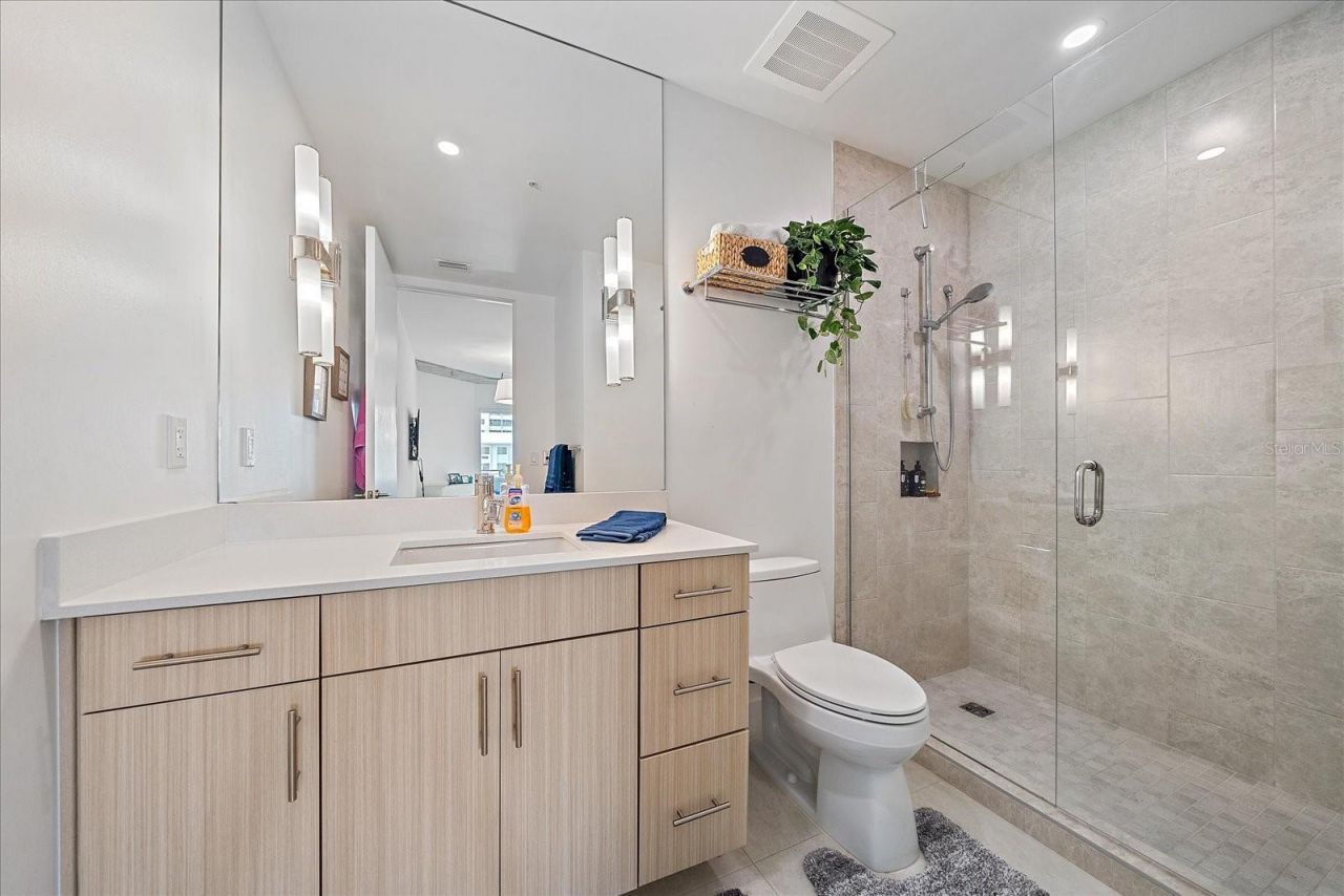 332 Cocoanut Avenue, Unit 406, Sarasota, FL 34236 Photo