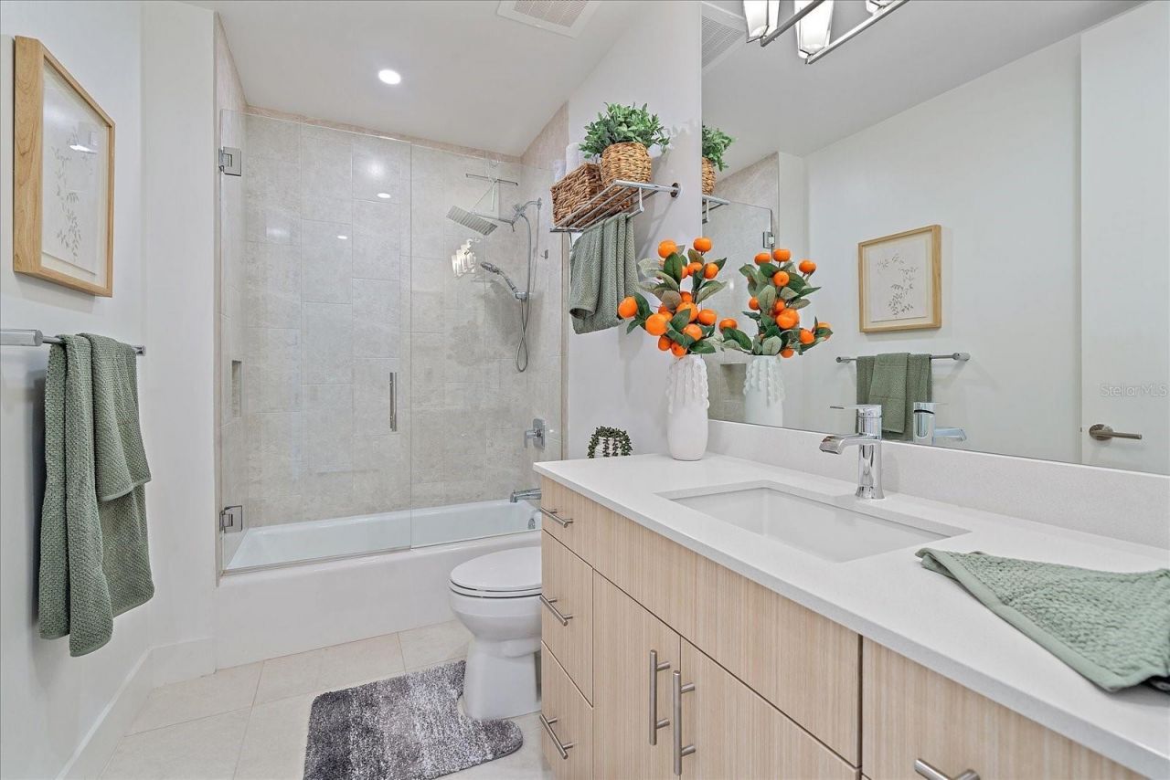 332 Cocoanut Avenue, Unit 406, Sarasota, FL 34236 Photo