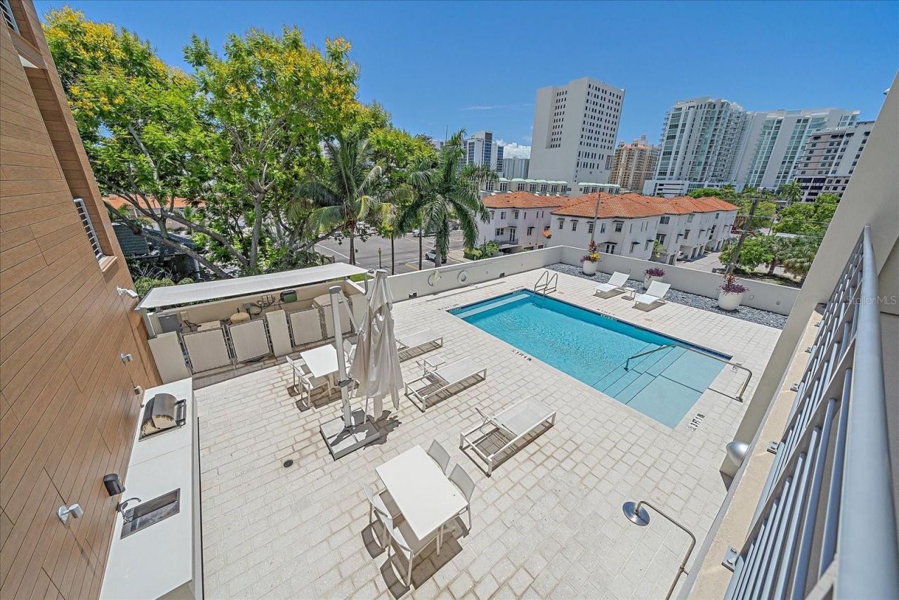 332 Cocoanut Avenue, Unit 406, Sarasota, FL 34236 Photo