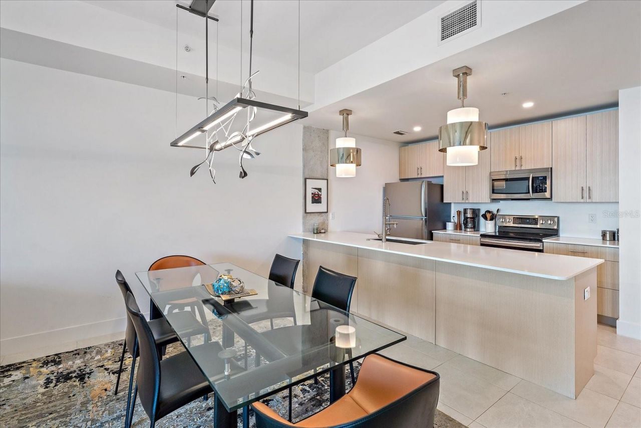 332 Cocoanut Avenue, Unit 406, Sarasota, FL 34236 Photo