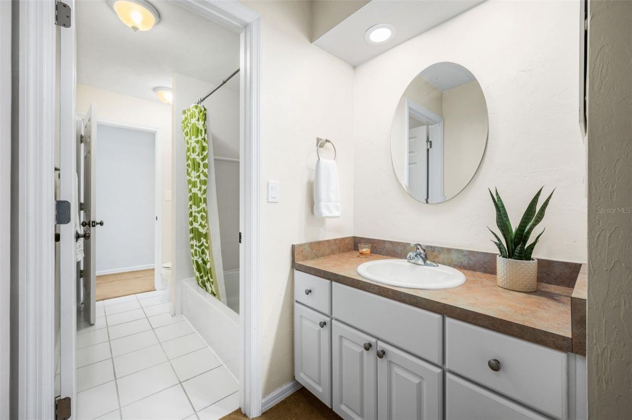 8115 SW 1st Place, Gainesville, FL 32607 Photo