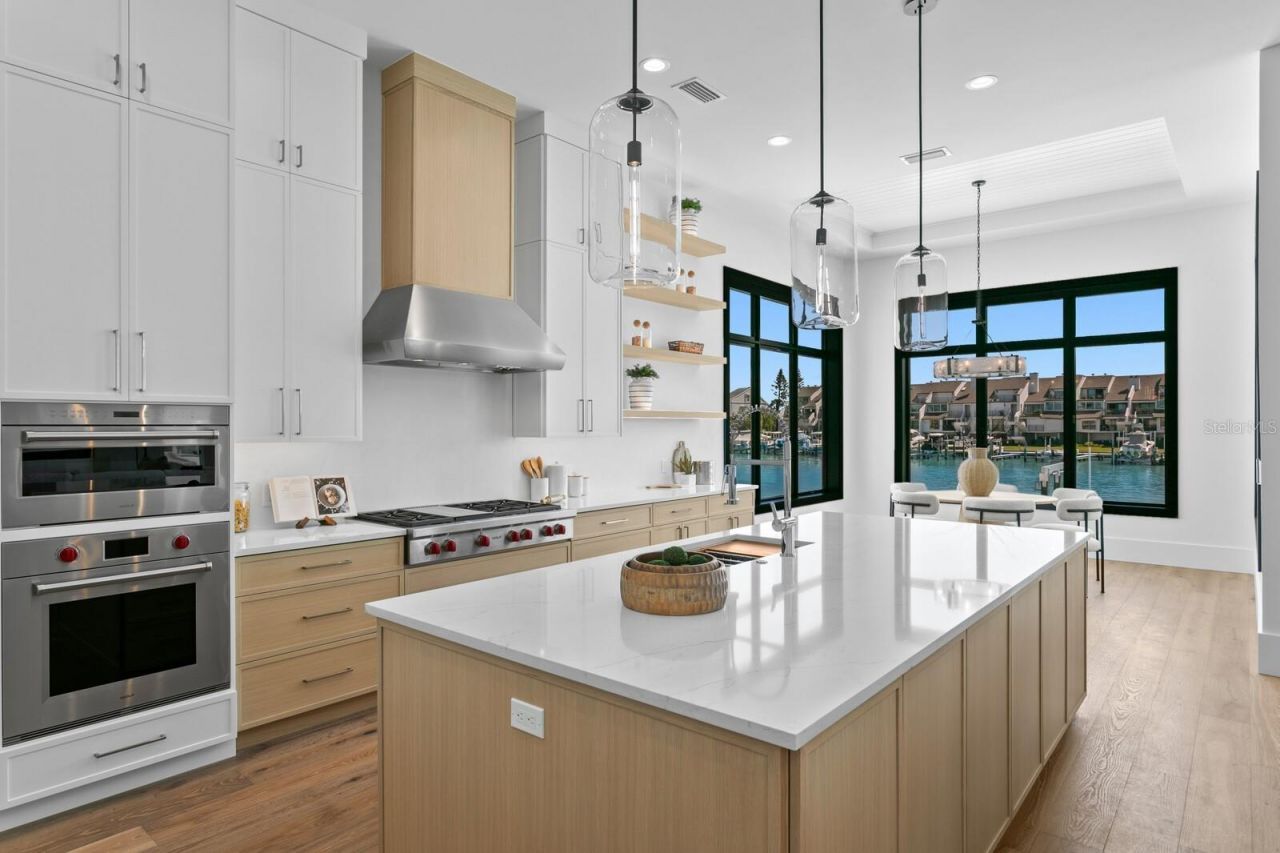 500 Barcelona Drive, Saint Petersburg, FL 33715 Photo