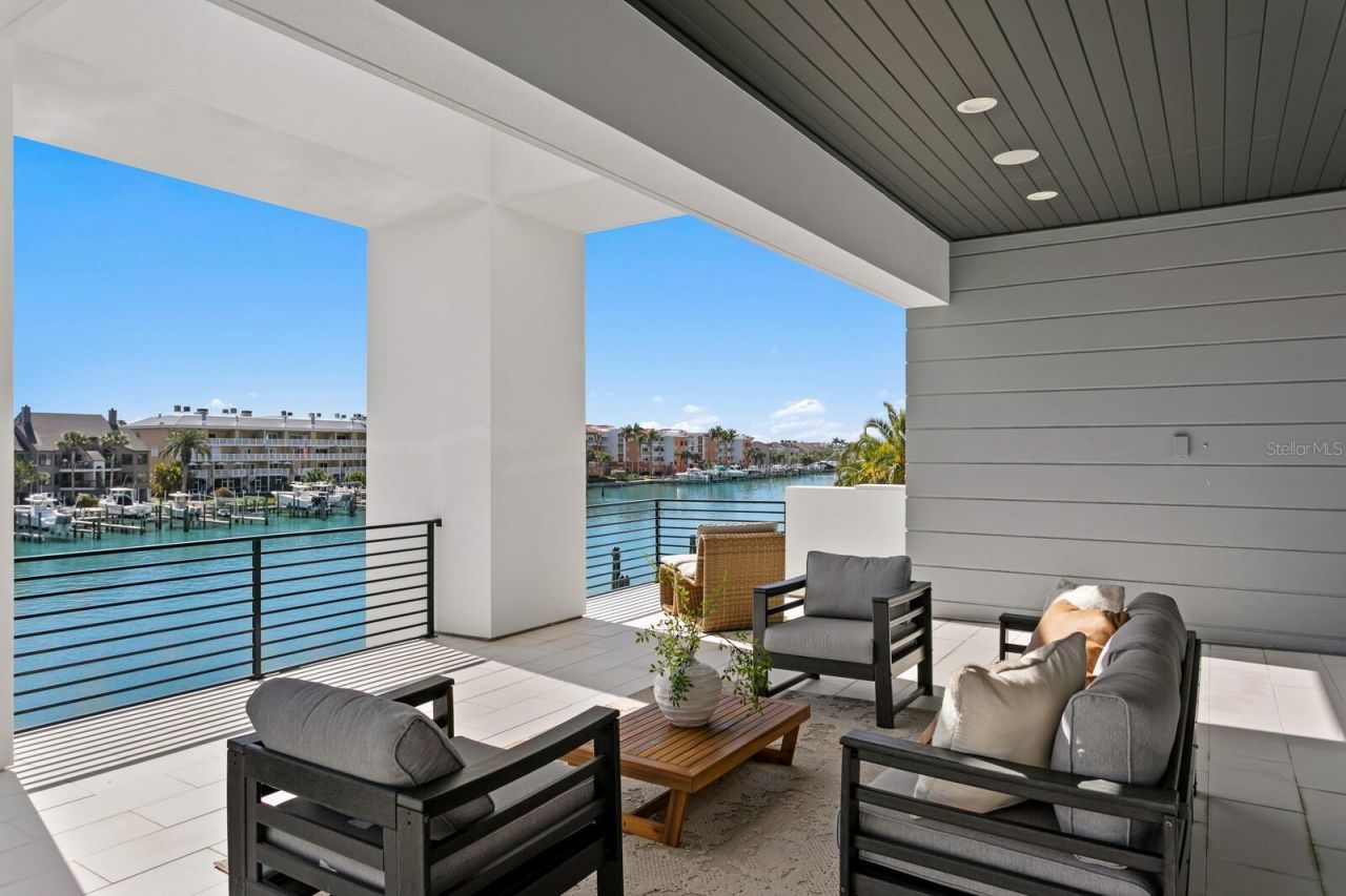 500 Barcelona Drive, Saint Petersburg, FL 33715 Photo