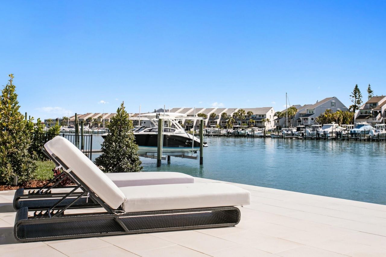 500 Barcelona Drive, Saint Petersburg, FL 33715 Photo