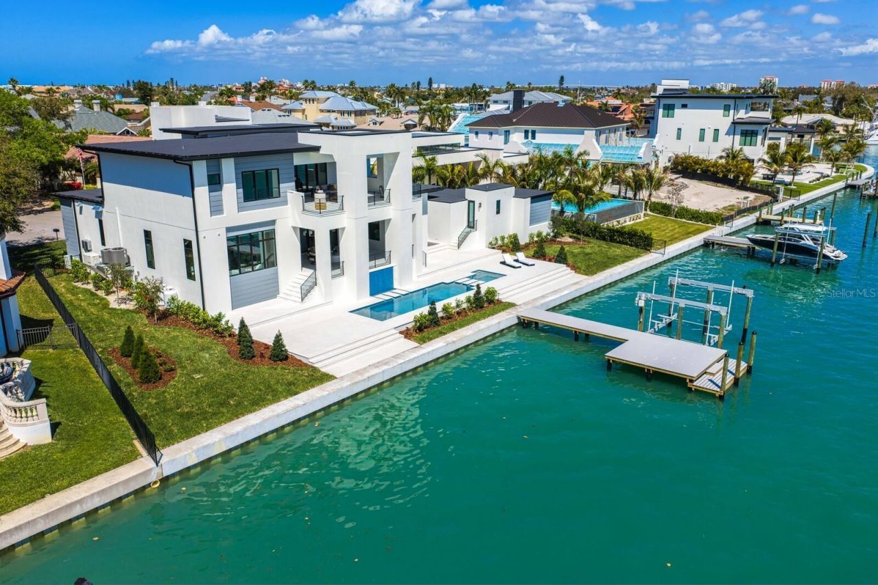 500 Barcelona Drive, Saint Petersburg, FL 33715 Photo