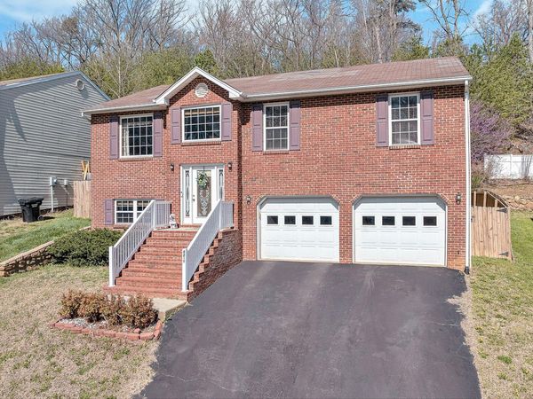 4219 Daugherty RD , Salem, VA 24153