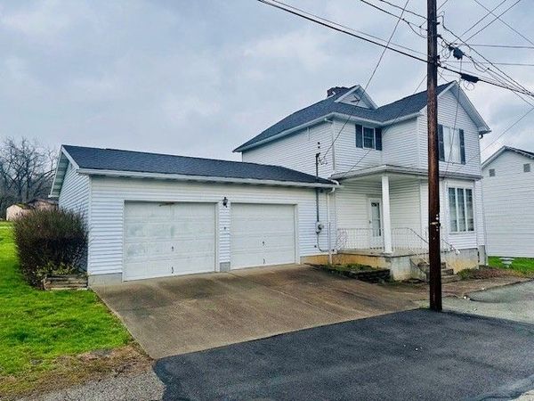 133 Center St , Millsboro, PA 15348