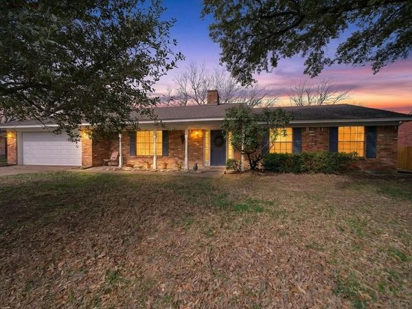 3904 Bandera Drive, De Cordova, TX 76049