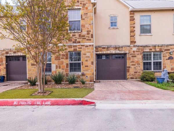 1113 PANIOLO DR, Boerne, TX 78006