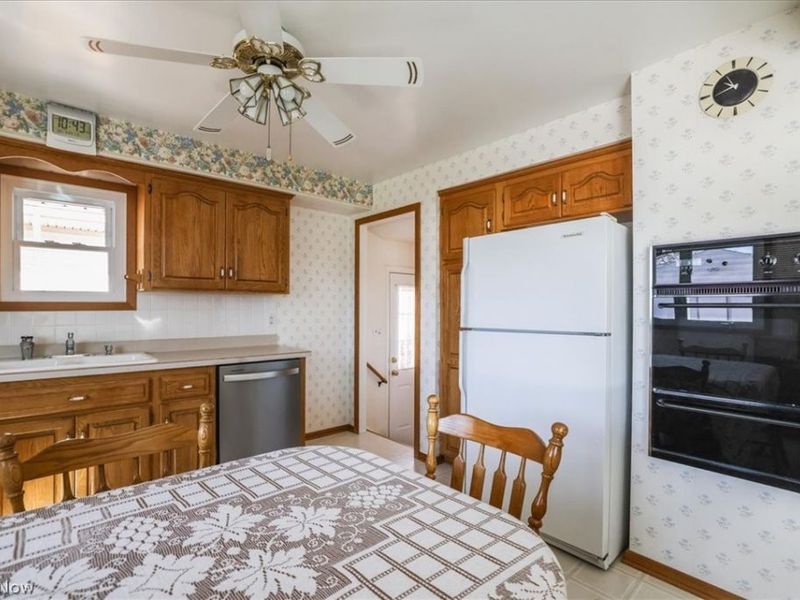 2915 Friar Drive , Parma, OH 44134 Photo 14