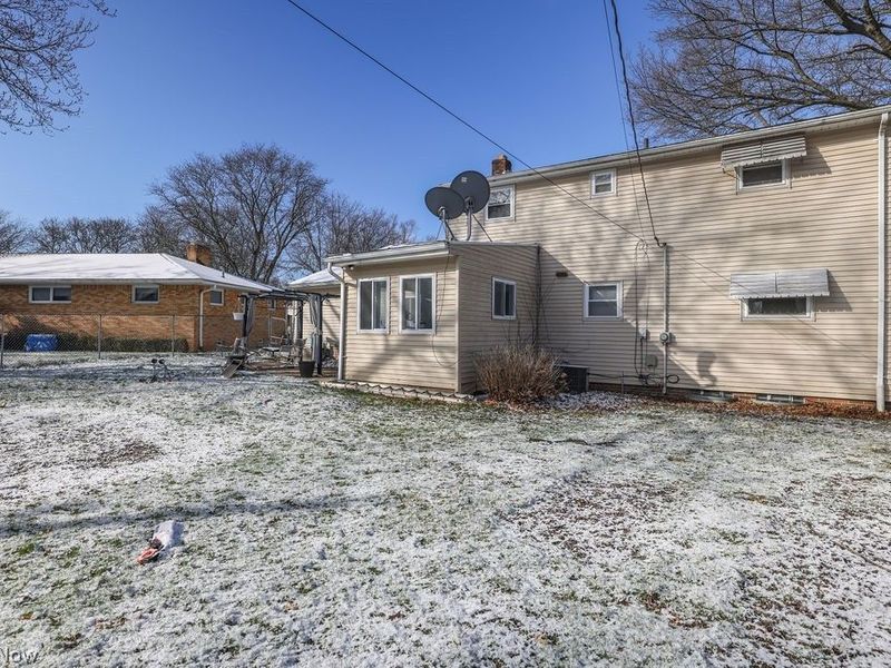 6787 Anthony Lane, Parma Heights, OH 44130 Photo 3