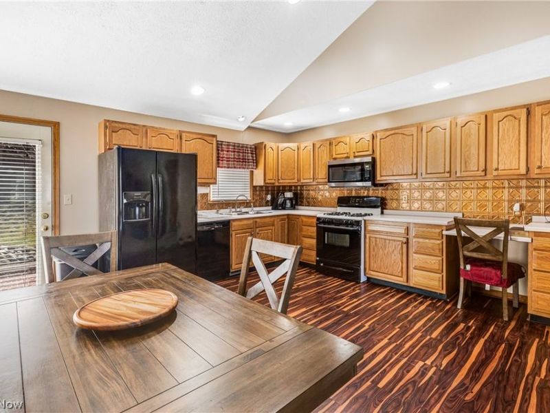 616 N James Street , East Palestine, OH 44413 Photo 22