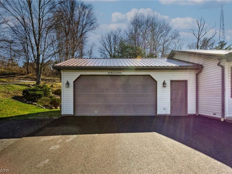 616 N James Street , East Palestine, OH 44413 Photo 5