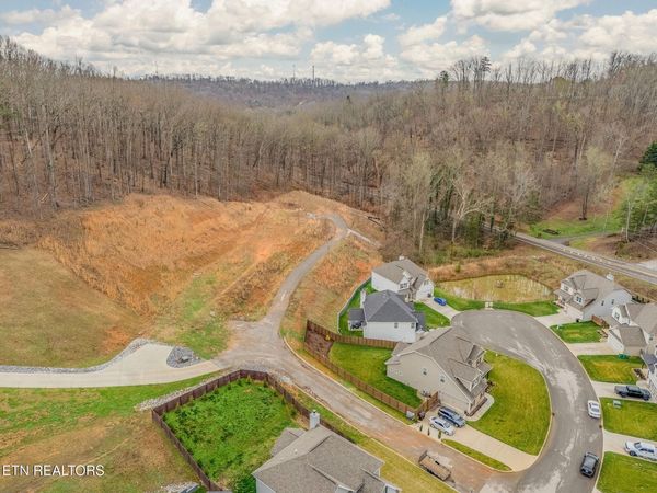 1705 Pinespur Way, Knoxville, TN 37932